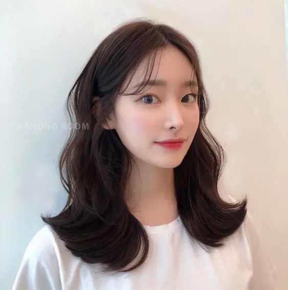ทรงผมบ๊อบและบ๊อบประบ่าม้วนปลายออก