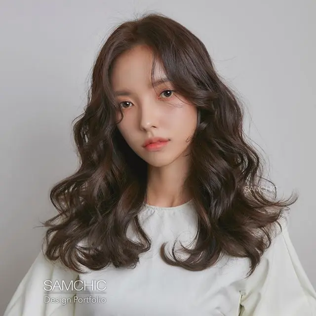 ทรงผมบ๊อบและบ๊อบประบ่าหยักเป็นคลื่น