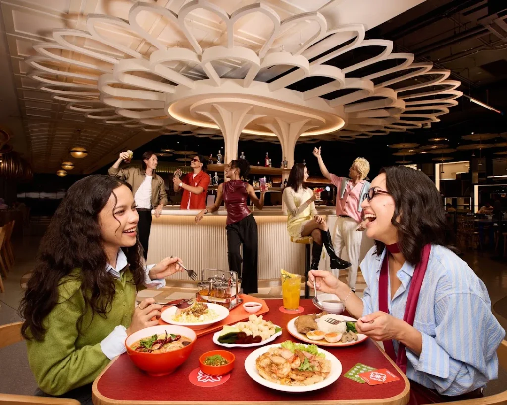 Modern interior and vibrant dining atmosphere at ORK-ROS Foodyard, 4th floor Gaysorn Amarin